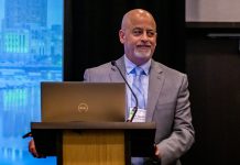 APSE Minneapolis in review: Incoming president Paul Barrett’s remarks APSE incoming president Paul Barrett makes his induction speech at the Summer Conference on June 28 in Minneapolis. (Photo by Evan Neubauer)